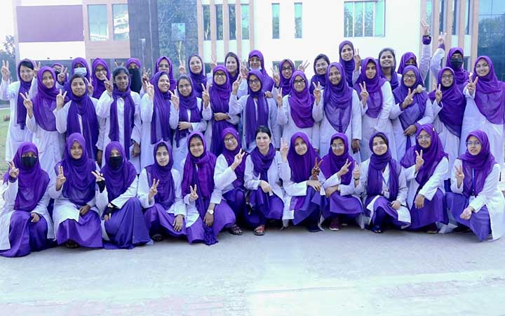 যশোর আদ্-দ্বীন সকিনা উইমেন্স মেডিকেল কলেজের দেশি-বিদেশী ৪৫ জন ছাত্রী চিকিৎসক হলেন